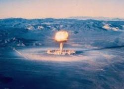 Ядерный взрыв близ Антарктиды. Снег не тает, а радиация витает...