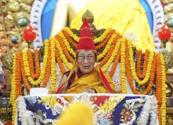 Далай-лама - духовный отец - отметил 90 лет. Он назвал себя «простым буддийским монахом» и сказал, что проживет до 130 лет