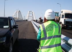 Крымский мост и дорога в тупик. Оккупанты запретят движение большегрузных машин