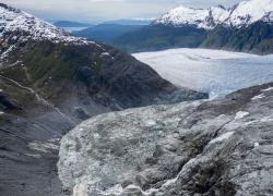 Стихийное бедствие на Аляске - в момент визита Путина может прорваться .... ледниковое озеро Самоубийц