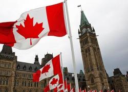 Канада законодавчо урівняє зарплати чоловіків та жінок