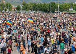 В самой развитой стране Европы выступили против 