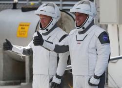 Двойка астронавтов приземлилась на пятерку. Успешное возвращение американского 