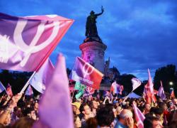 Ультраправі - ви не праві! Масовий протест у Франції проти Нацоб'єднання, яке рветься до парламенту
