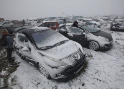 Європу засипало снігом (фоторепортаж)