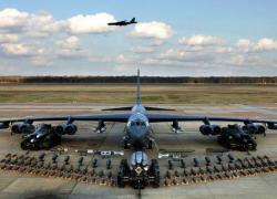 Американские бомбардировщики патрулируют небо над Украиной (видео)