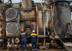 Українські богатирі працювали від зорі до зорі та демонтували і перевезли на нове місце цілу електростанцію