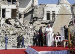 Литургия мира на развалинах войны. Папа Римский провел молебен в  бывшей столице террористов
