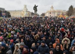 В Кемерово жители вышли на митинг: требуют отставки властей